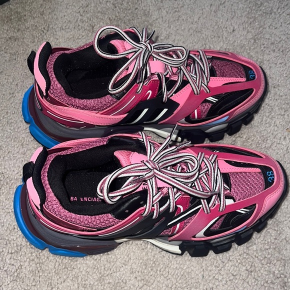 COPY - Lighting worn balenciagas! - Picture 2 of 3